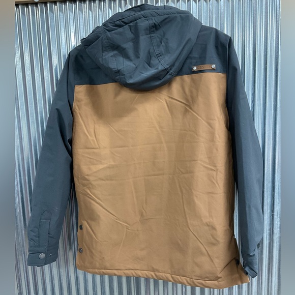 Cinch Jacket - Picture 2 of 4